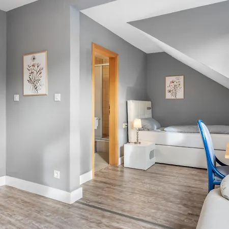 Alpenrose Hotel 3*