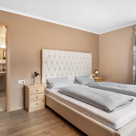Alpenrose Hotel 3*